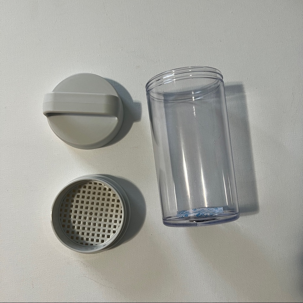 Simple Neutral Water Bottle - Picture 2 of 4